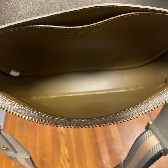 Shoulder bag - Picture 2 of 4